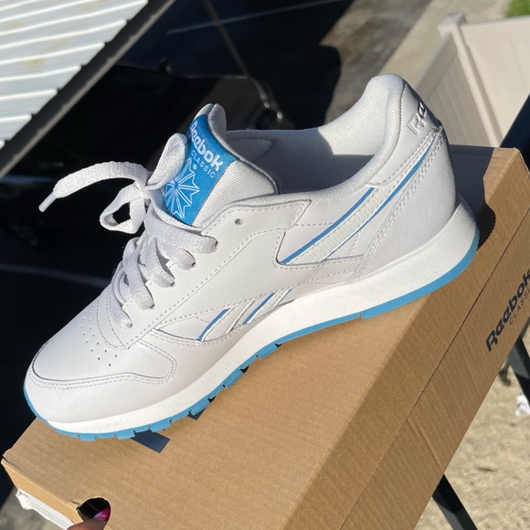 Reebok Shoes - Picture 3 of 4